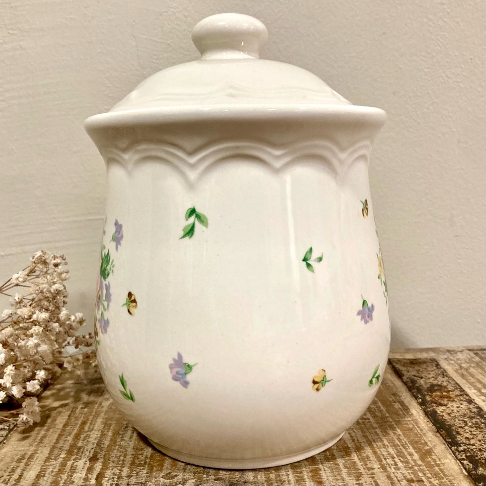 8” Tall Vintage Ceramic Canister Floral Kitchen Storage Cottagecore Flowers - Picture 2 of 12